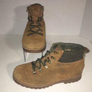 UGG BARELO Youth Brown Suede Lace-up Hiking Boots Ankle #1001497 Kid’s Size: 5